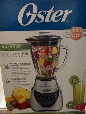 Oster Reverse Crush 300 Blender - Silver and Black Finish